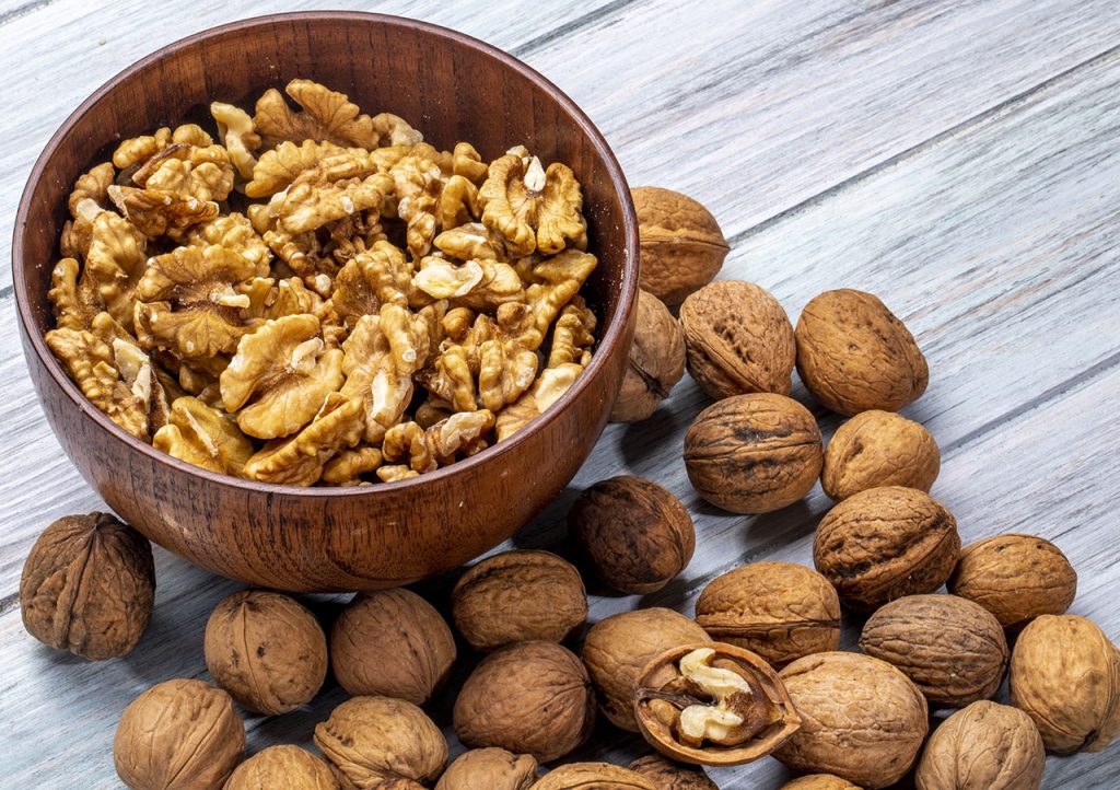 Beneficios de comer nueces por la noche