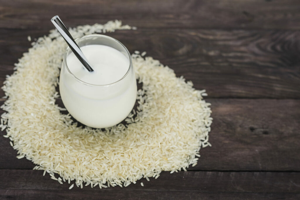 ¿La leche de arroz engorda?