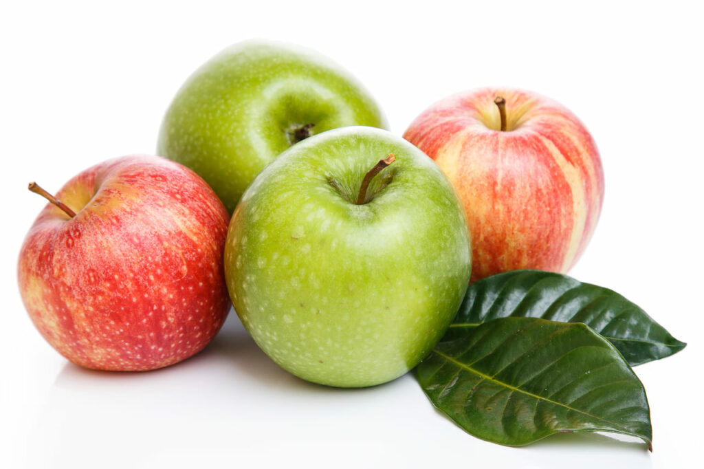 ¿La manzana estriñe o es buena para el estreñimiento?