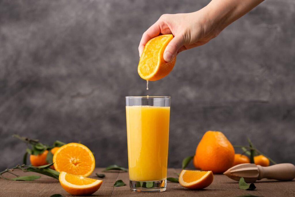 Zumo de naranja estriñe o es bueno para el estreñimiento